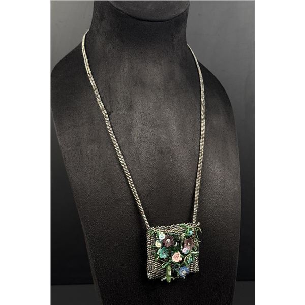Beaded Floral Necklace Bag Pouch
