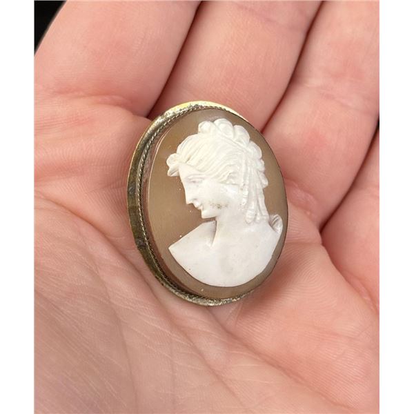 Victorian Shell Cameo Brooch