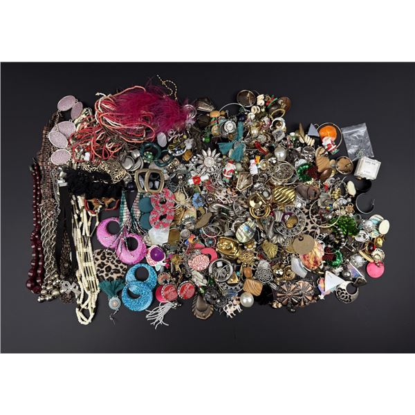 5 Pounds of Costume Jewelry and Trade Beads