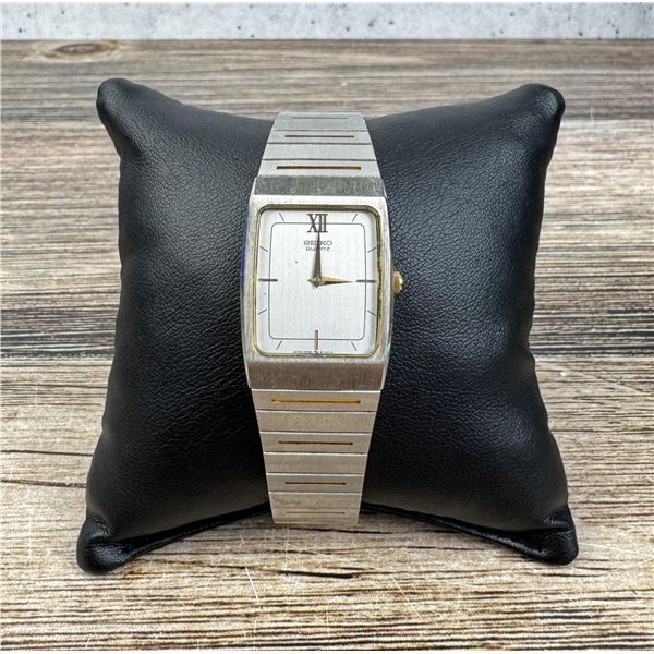 Seiko Quartz 5P30-5199 Watch