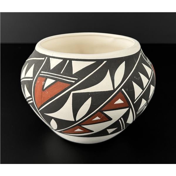 N Victorino Acoma Pueblo Jar
