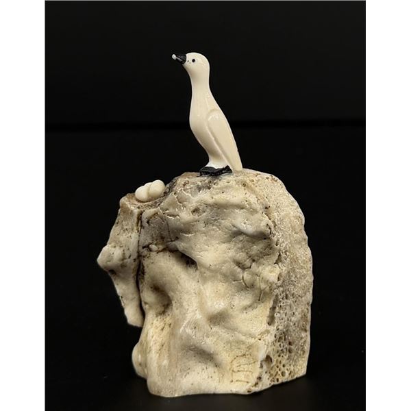 Alaskan Inuit Eskimo Seabird Carving