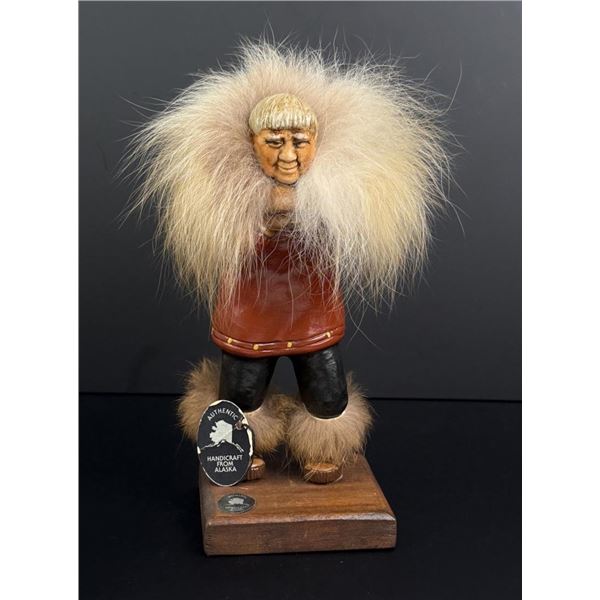 Alaskan Inuit Eskimo Statue