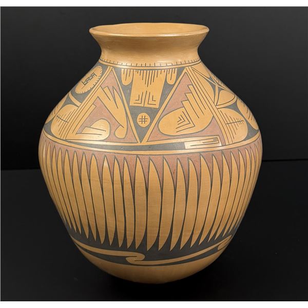 Rafael Silveira Mata Ortiz Pottery Jar
