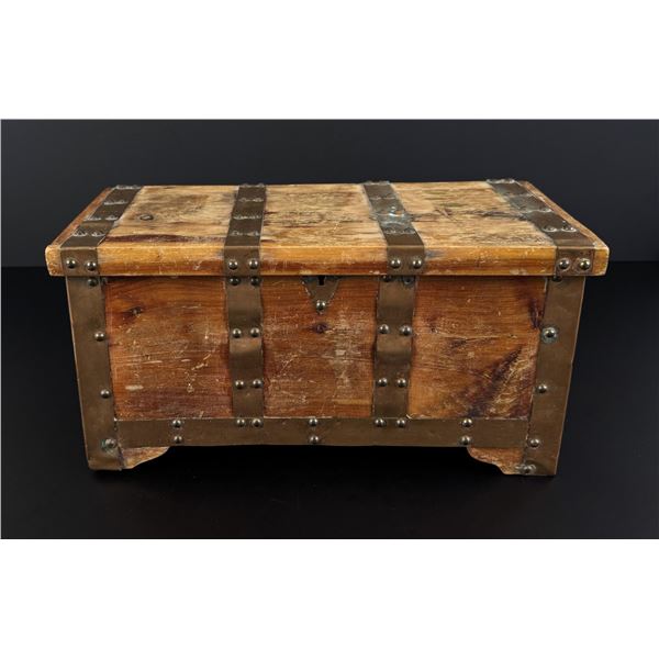 Cedar Treasure Chest Jewelry Box