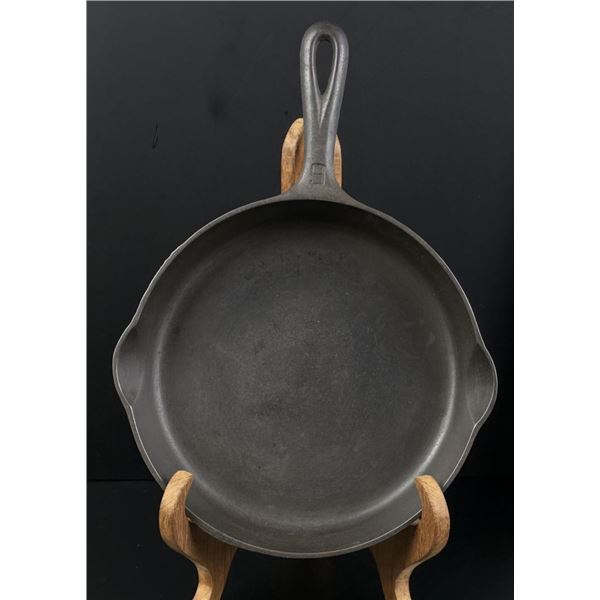 Griswold Victor #6 697a Cast Iron Skillet