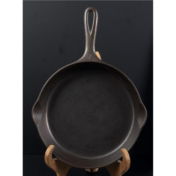 Griswold Victor #7 721b Cast Iron Skillet