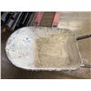 Image 8 : Qty 2 Wheelbarrows: Husky & Kobalt