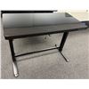 Image 1 : Black ET118N Electric Adjustable Height Standing Desk 47" x 24"