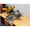 Image 5 : DeWalt DW718 Double Bevel Sliding Compound Miter Saw