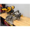 Image 6 : DeWalt DW718 Double Bevel Sliding Compound Miter Saw