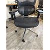 Image 4 : High-Back Mesh Rolling Office Chair 19" x 16" x 46"H