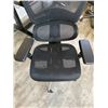 Image 2 : High-Back Mesh Rolling Office Chair 19" x 16" x 46"H