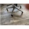 Image 5 : High-Back Mesh Rolling Office Chair 18" x 17" x 44"H