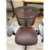 Image 3 : Qty 3 Rolling Office Chairs 18" x 16" x 34"H