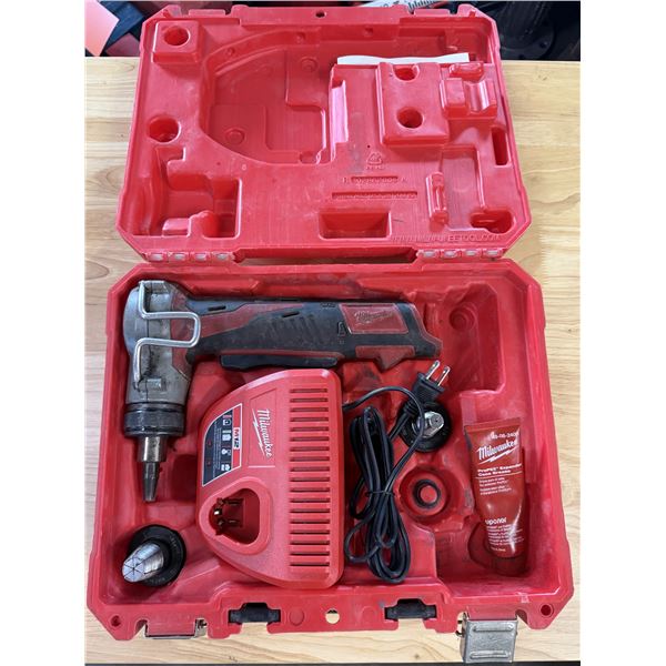 Milwaukee 2432-22 ProPex Cordless Expansion Tool Kit in Hard Case