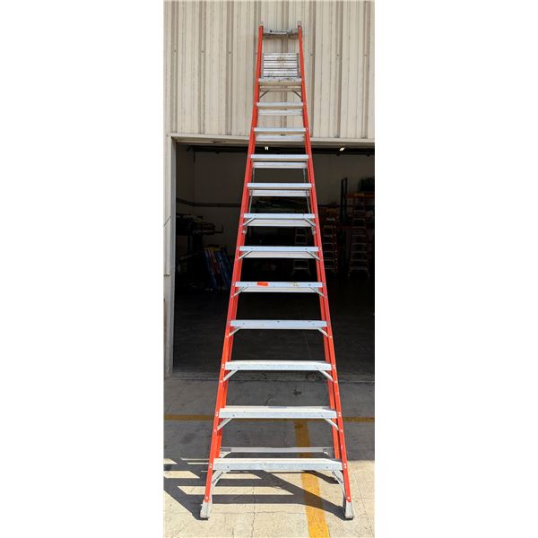 Louisville FXP1712 Fiberglass 12' Platform Ladder