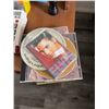 Image 5 : Elvis Presley Collection: Art, Albums, Memor
