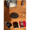 Image 8 : Elvis Presley Collector's Memorabilia Lot