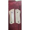 Image 2 : ORIGINAL MUSTANG GRIPS
