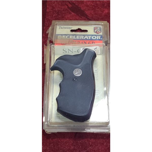 PATCHMAYR GRIPPER COMBAT STYLE GRIP SNGD FITS ALL SMITH AND WESSON REVOLVERS 1955