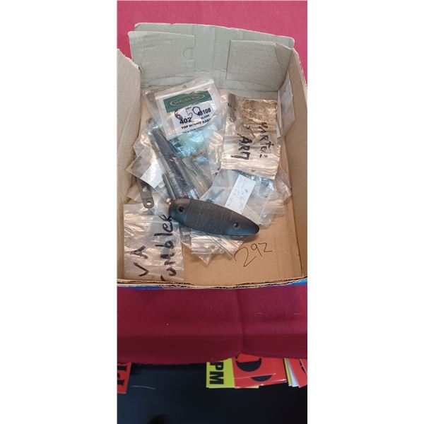 SMALL FLAT OF ASSORTED GUN PARTS