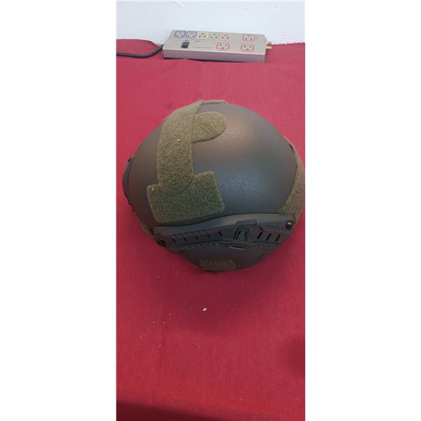 NEW TACTICAL HELMET LEVEL IIIA UNVERIFIED  SIZE  EXTRA LARGE  GREEN