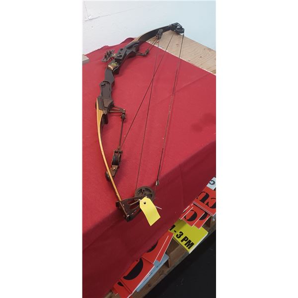 BEN PEARSON SHADOW 600 COMPOUND BOW 45-55 DRAW WEIGHT C/W SIGHTS