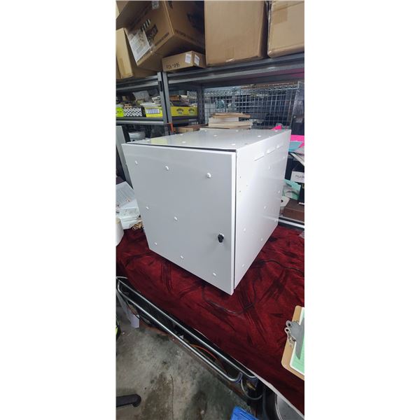 24H X 23D X 20W THREE SHELVED DEHYDRATOR