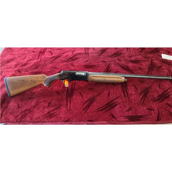 UNIVERSAL AUTO -WING 12 GA 2 3/4 SEMI AUTO VENTED RIB, ITALIAN MADE, SN E 8564 5 SHOT 27'  BARREL