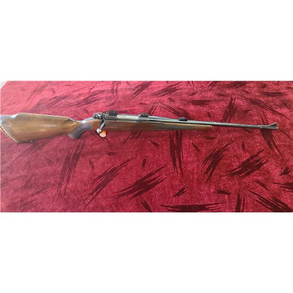 WINCHESTER MODEL 70 - .300 WIN MAG - BOLT ACTION - 4 SHOT MAG - 23" BARREL -  SERIAL NUMBER :709880