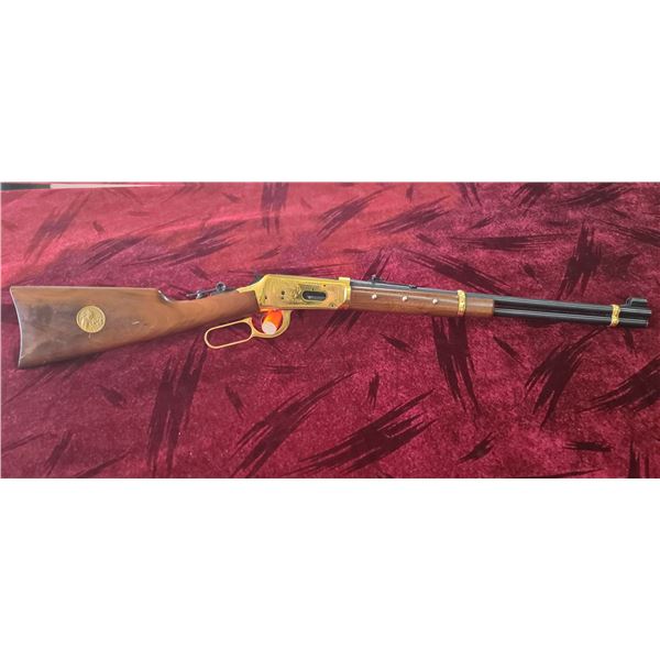 WINCHESTER MODEL 94 IN .44- 40 CHEYENNE CARBINE - PLEASE SEE IMAGES LEVER ACTION - 19" BARREL - SERI