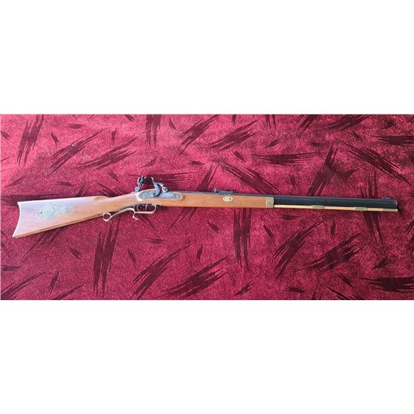 THOMPSON CENTER ARMS .50CAL MUZZLE LOADER - COMES WITH PEEP SIGHT - 29" BARREL - SERIAL NUMBER: 1374