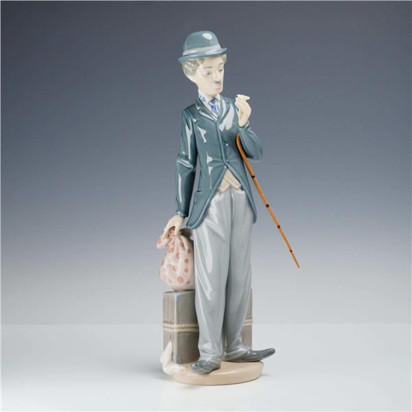 Lladro Porcelain Figurine, Charlie the Tramp 01005233