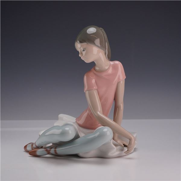 Lladro Porcelain Figurine, Shelley Model Number 1357