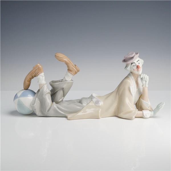 Lladro, Reclining Clown with Ball (#4618)