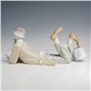 Image 2 : Lladro, Reclining Clown with Ball (#4618)