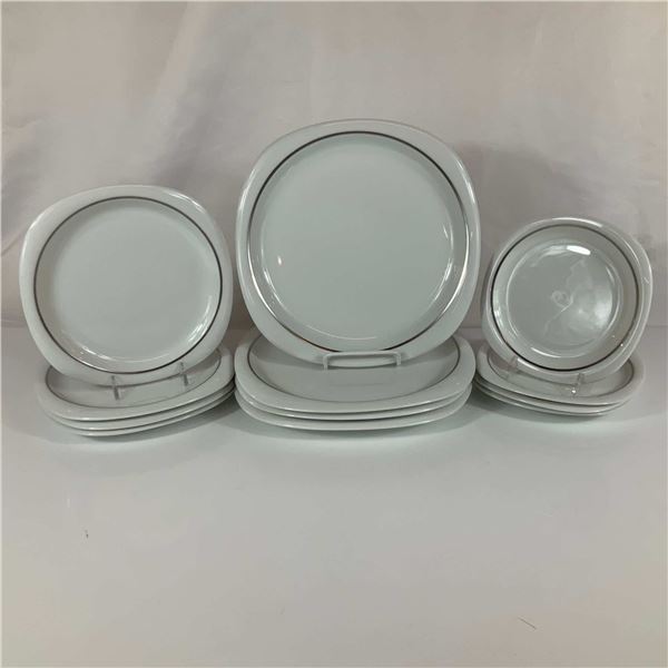 12-Piece Rosenthal Studio-Linie Suomi Lanka Porcelain Plate Set