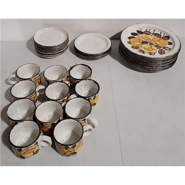 Lot of Stonehenge Midwinter "Summer" Dishes Made in England