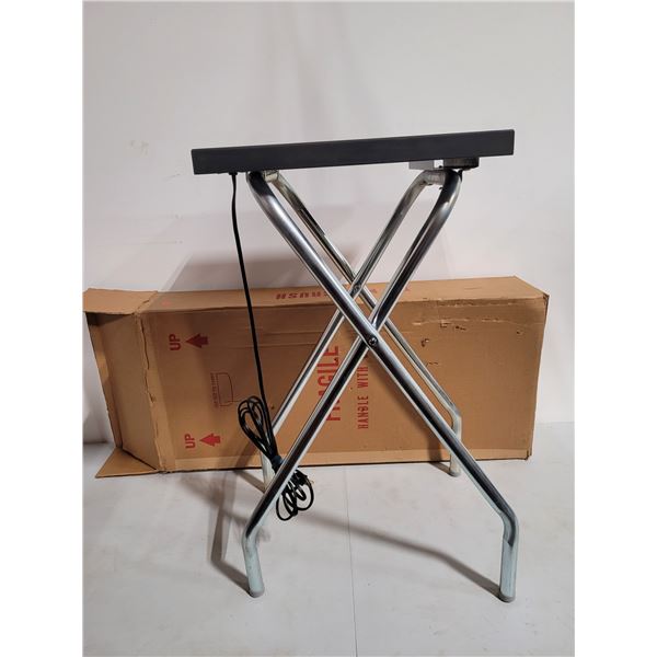 De Luxe Projector Table