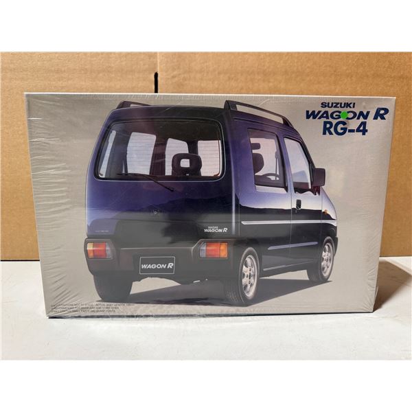 Sealed Fujimi Suzuki Wagon R RG-4 1/24 Scale Model Kit