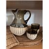 Image 3 : Glass Pitcher and Tumblers Set with Wicker