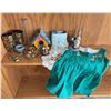 Image 1 : Decorative Collectibles and Children's Dress