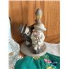 Image 3 : Decorative Collectibles and Children's Dress