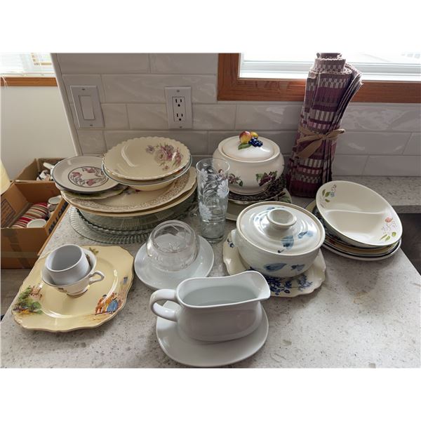 Ceramics, Glassware, and Placemats