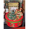 Image 9 : Christmas Decor, No Shelf Included