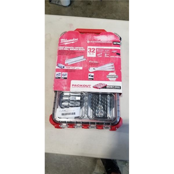 NEW MILWAUKEE 32PC SOCKET SET
