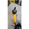 Image 4 : DEWALT CORDED HEAT GUN - WORKING