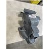 Image 2 : WORK BENCH VICE