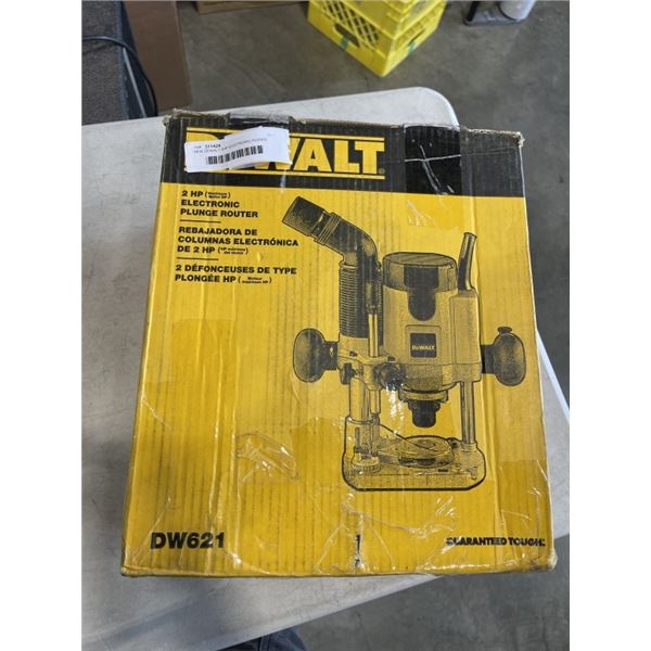 NEW DEWALT 2HP ELECTRONIC PLUNGE ROUTER